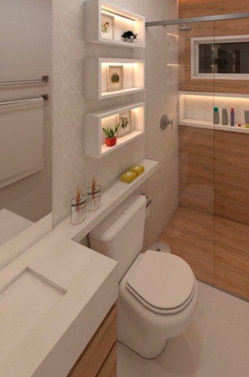 Banheiro com madeira e papel de parede