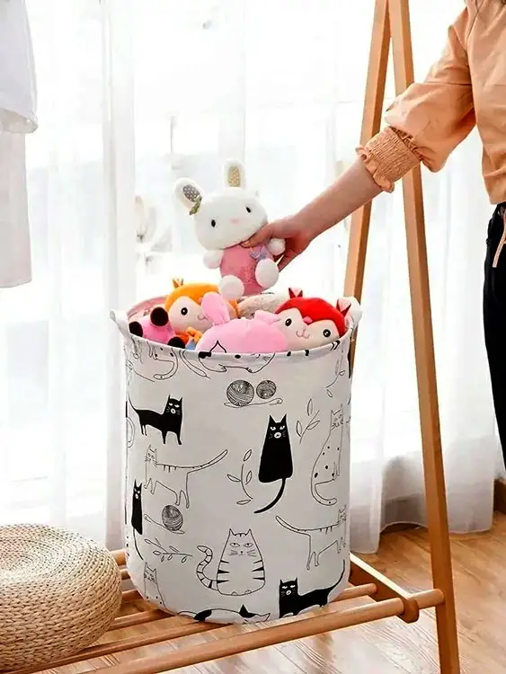 Use cestos de tecido para organizar brinquedos